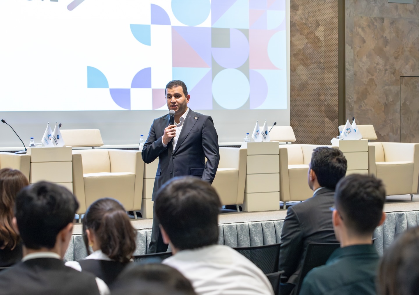 589931130_18095968525870034_722308859493632341_n