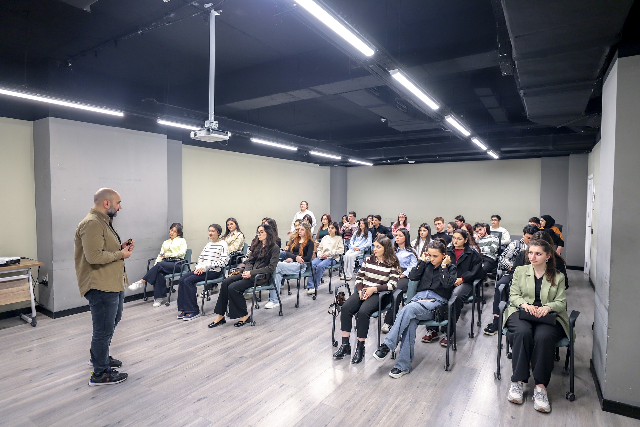 644401733_1235390662109100_6401043068564787298_n